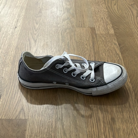 Converse Women’s Gray White All Star Low Top Lace Up Sneakers Canvas Shoes - Picture 5 of 9